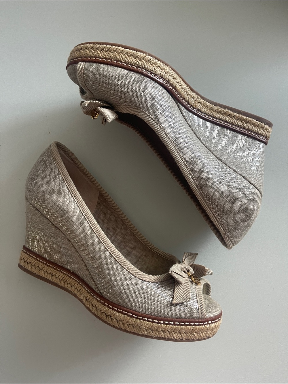 Women’s Cream Espadrille Wedge Pumps with Bow Tory Burch Size 8 - Picture 2 of 9